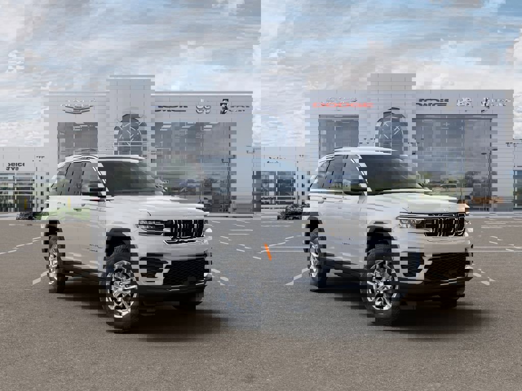 New 2026 Jeep Grand Cherokee Laredo image 5