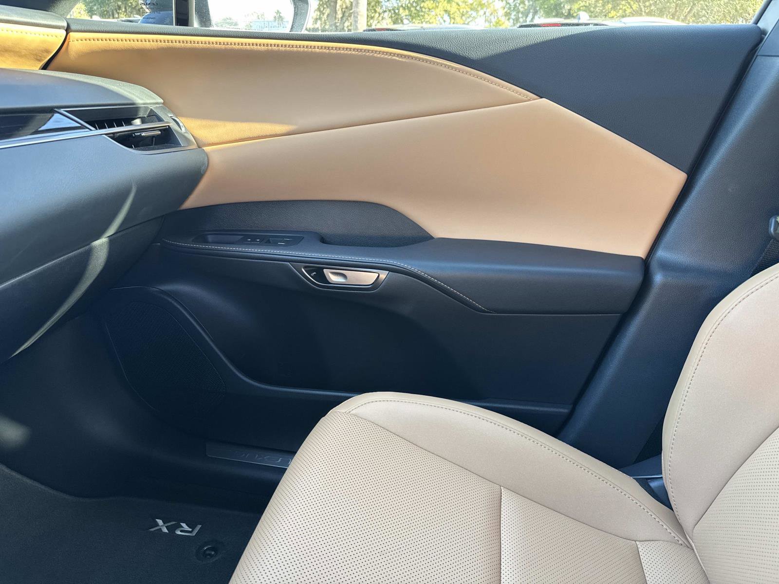 Used 2025 Lexus RX 350 FWD image 23