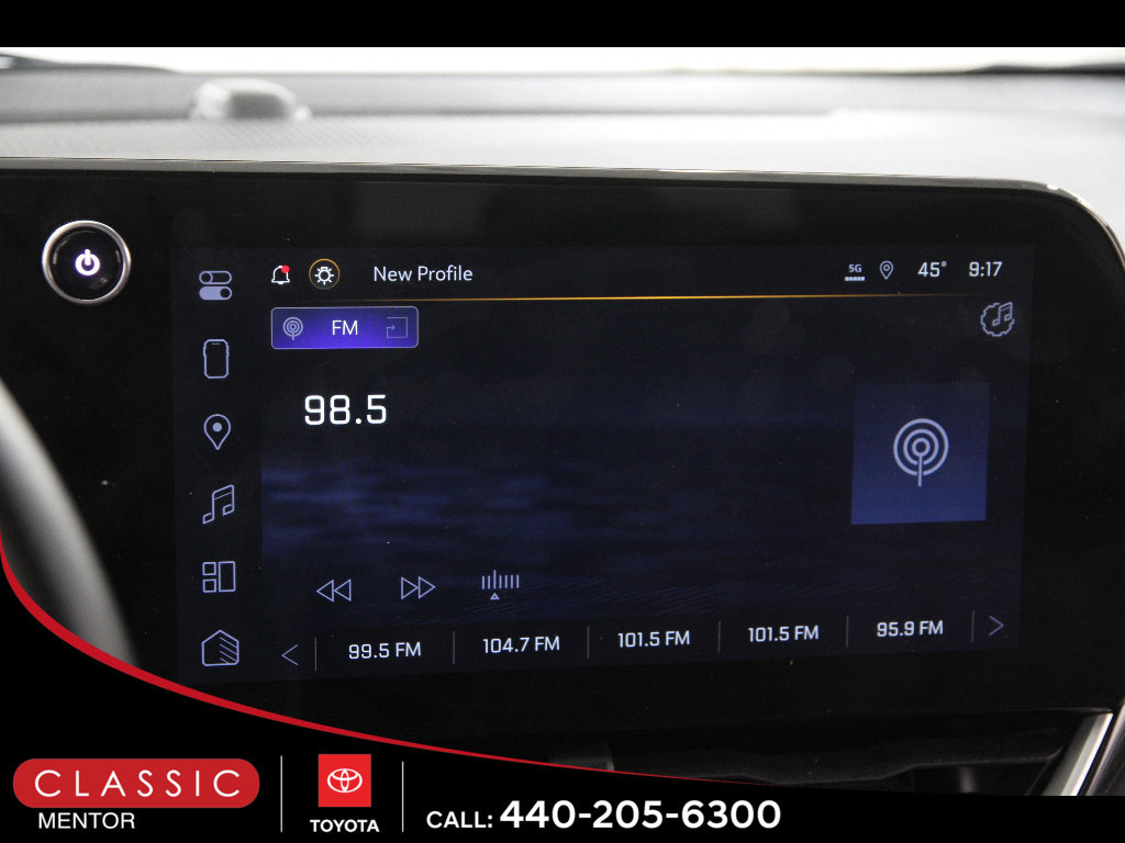 Used 2025 Chevrolet Equinox LT w/ Convenience Package II image 12