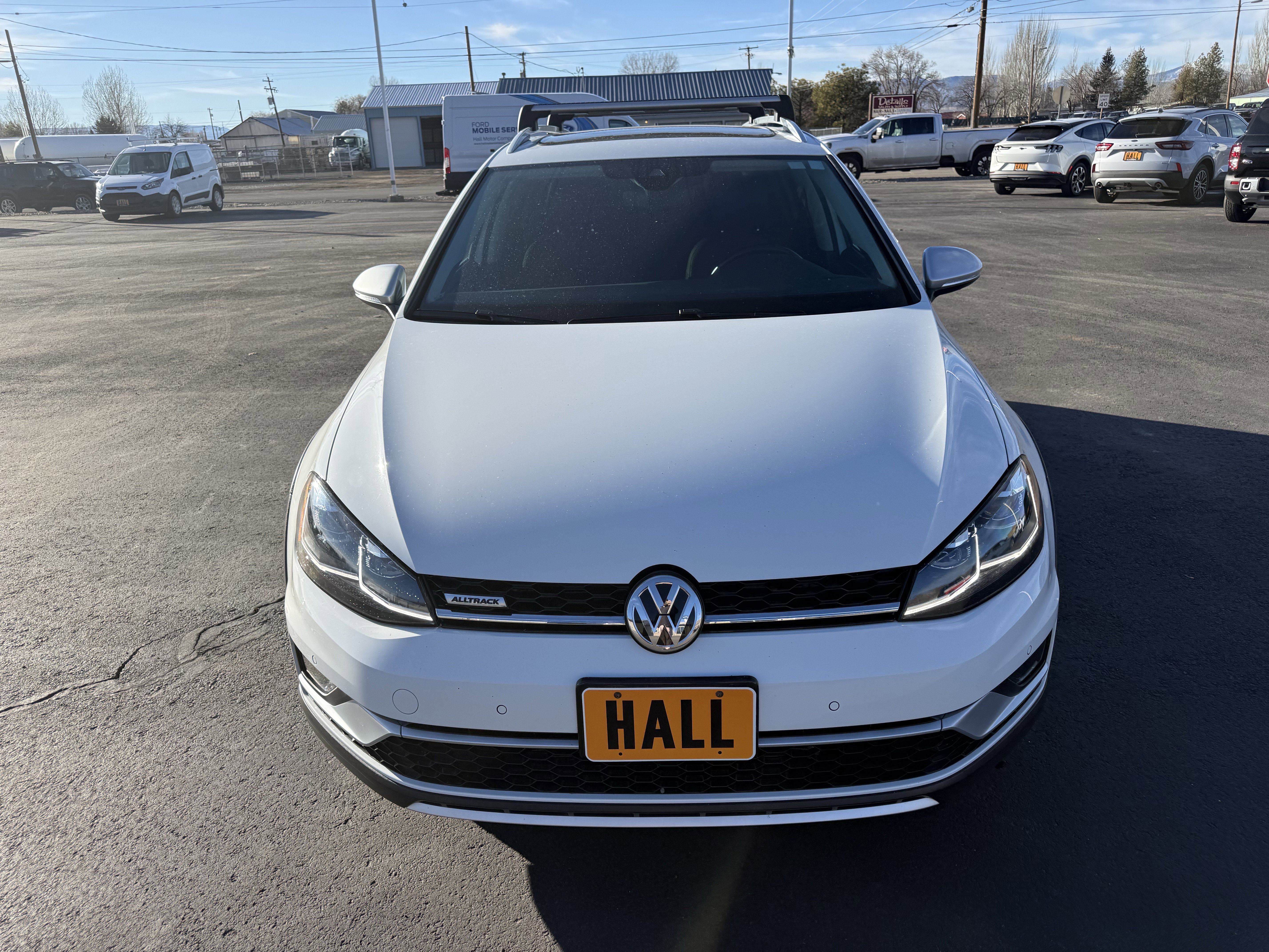 Used 2018 Volkswagen Golf Alltrack SEL image 2