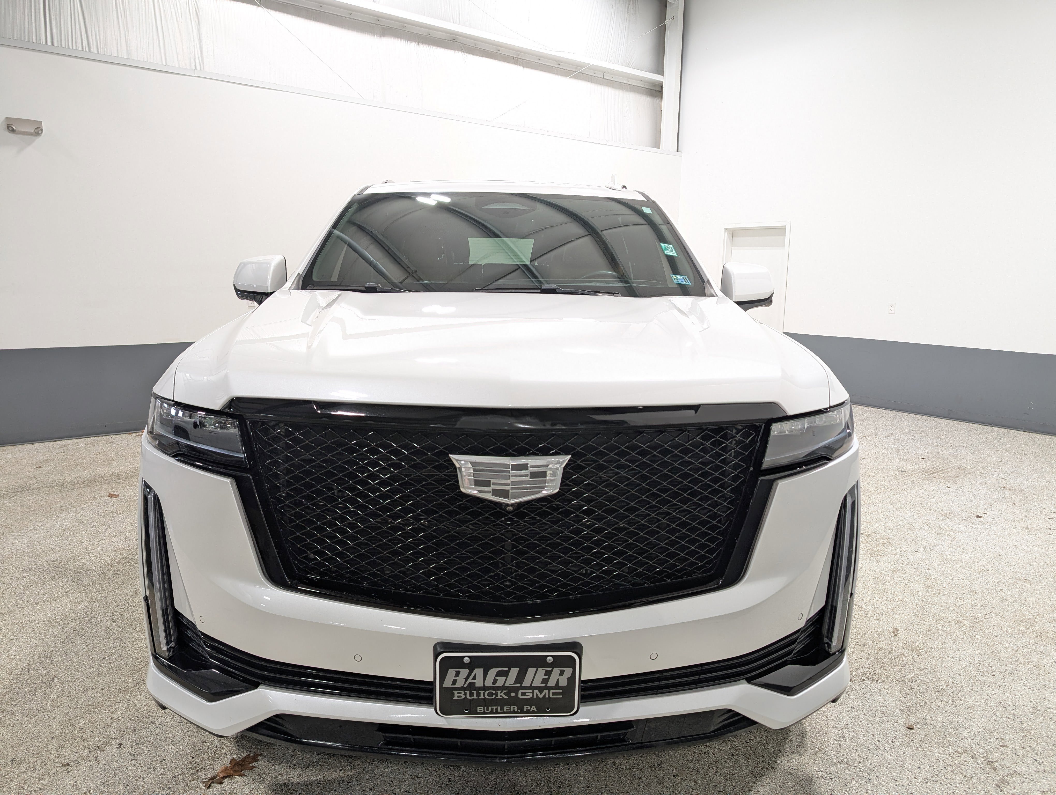 Used 2023 Cadillac Escalade Sport w/ LPO, ONYX Package AWD/4WD image 8