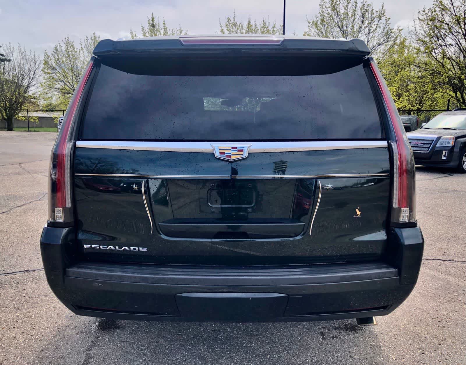 Used 2016 Cadillac Escalade ESV Luxury AWD/4WD image 4