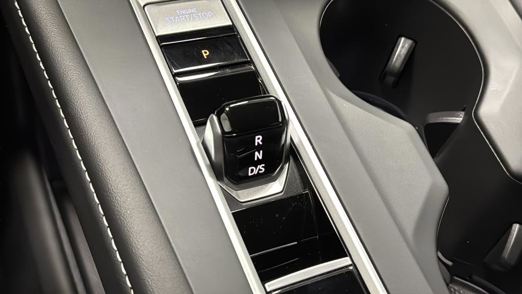 Used 2025 Volkswagen Atlas SE image 18