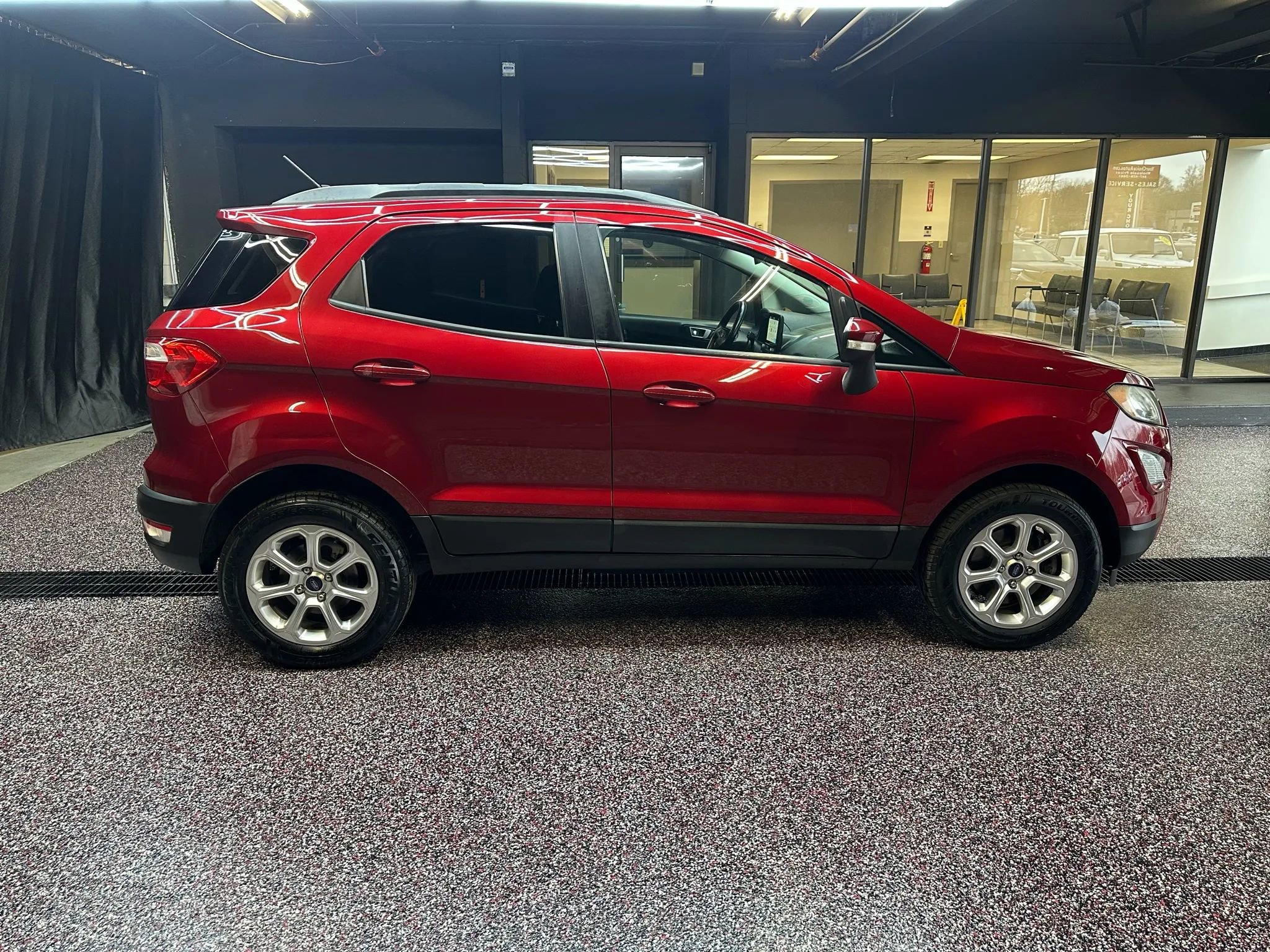 Used 2019 Ford EcoSport SE w/ SE Convenience Package image 8