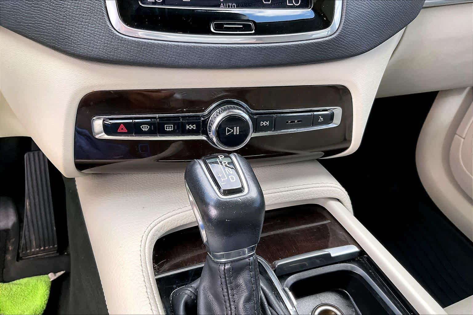 Used 2019 Volvo XC90 T6 Momentum w/ Advanced Package AWD/4WD image 33