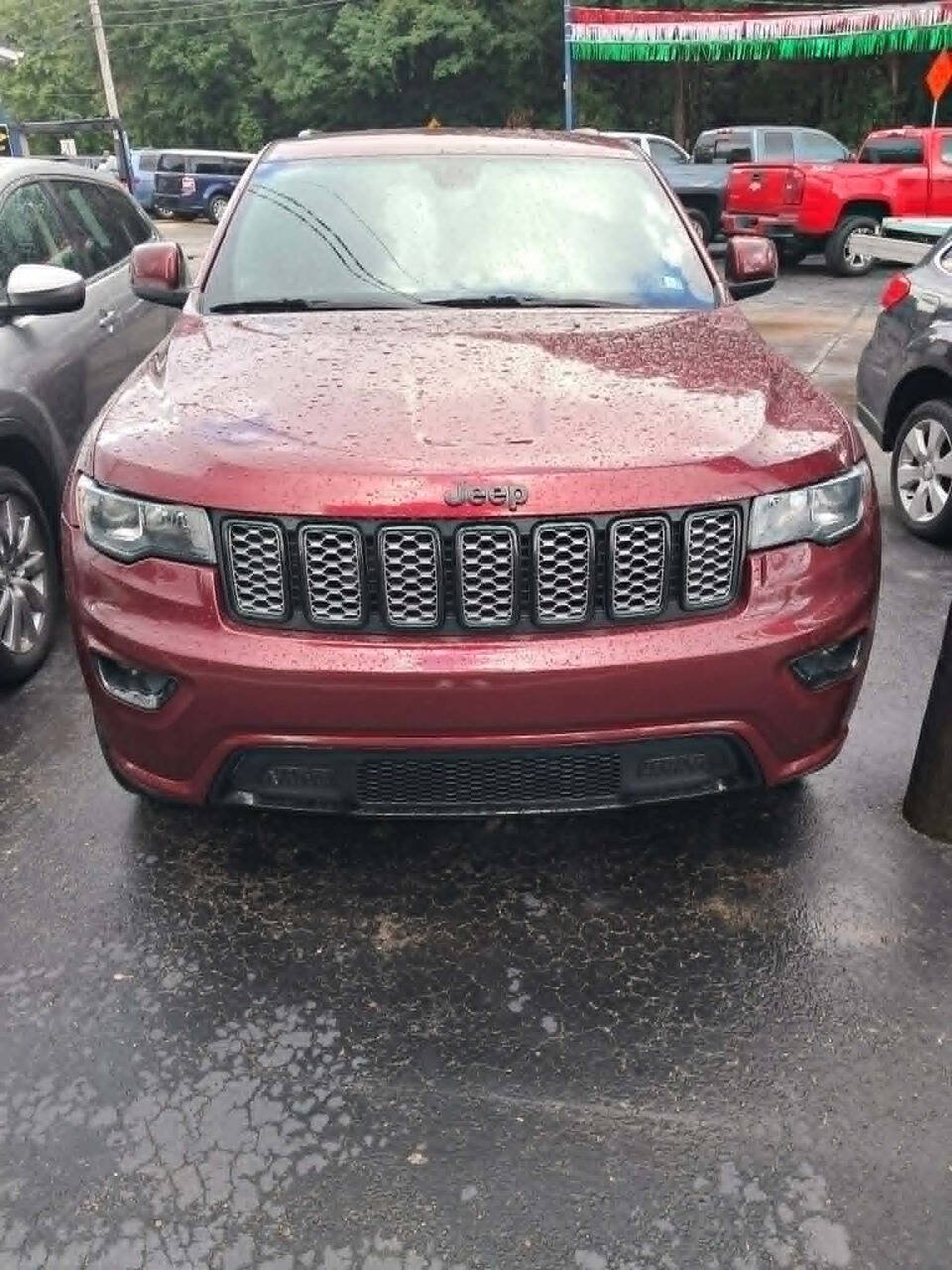 Used 2018 Jeep Grand Cherokee Altitude AWD/4WD image 3