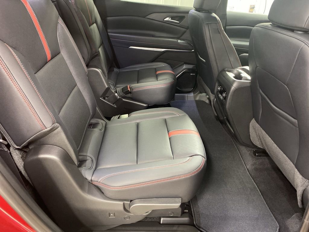 New 2026 Chevrolet Traverse RS w/ LPO, Floor Liner Package AWD/4WD image 7