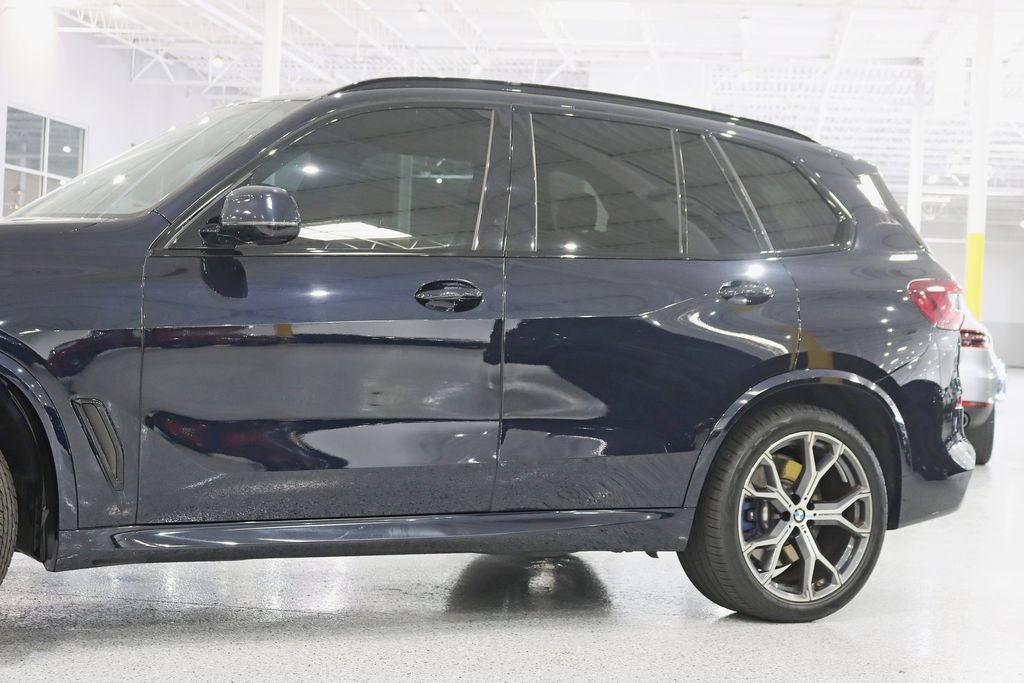 Used 2021 BMW X5 M50i w/ Executive Package AWD/4WD image 3