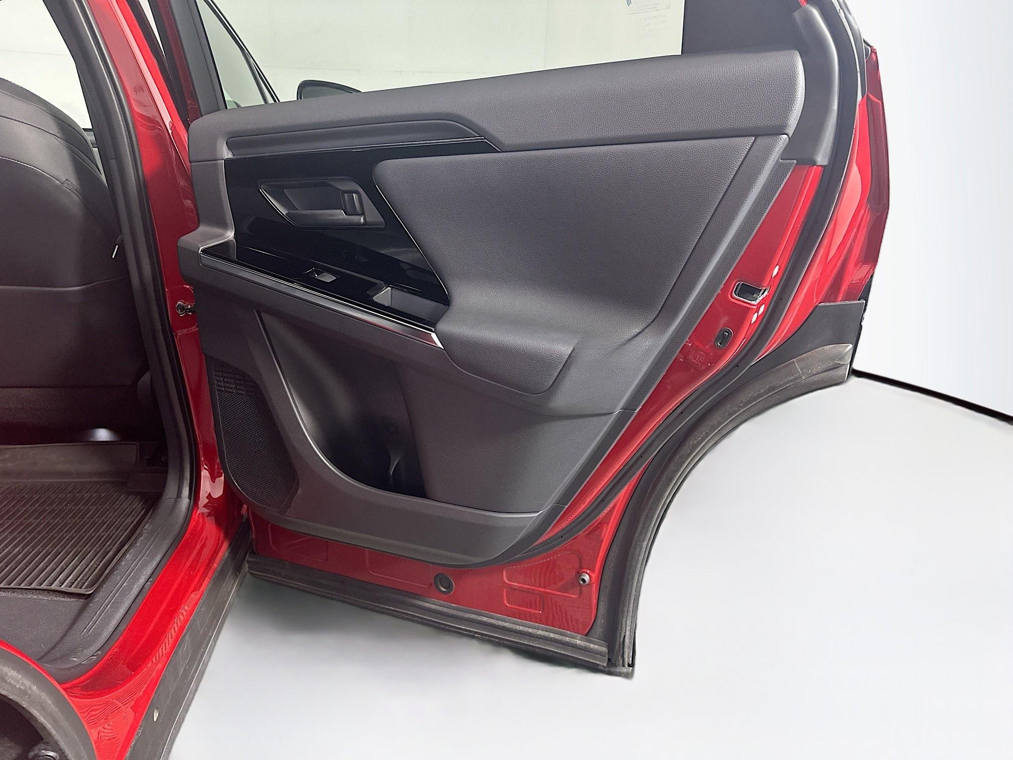 Used 2023 Toyota bZ4X Limited w/ Weather Package AWD/4WD image 31