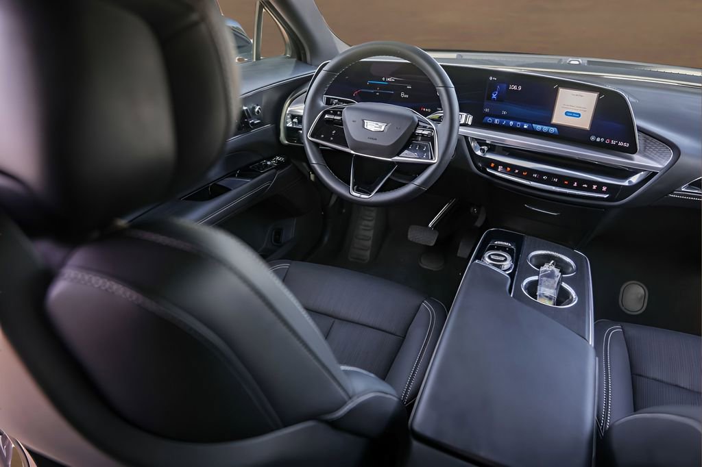 Certified 2024 Cadillac Lyriq Sport image 26