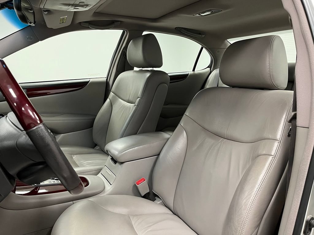 Used 2003 Lexus ES 330 FWD image 22