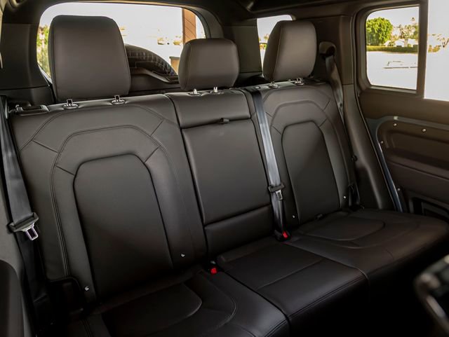 New 2026 Land Rover Defender 110 X-Dynamic SE image 26