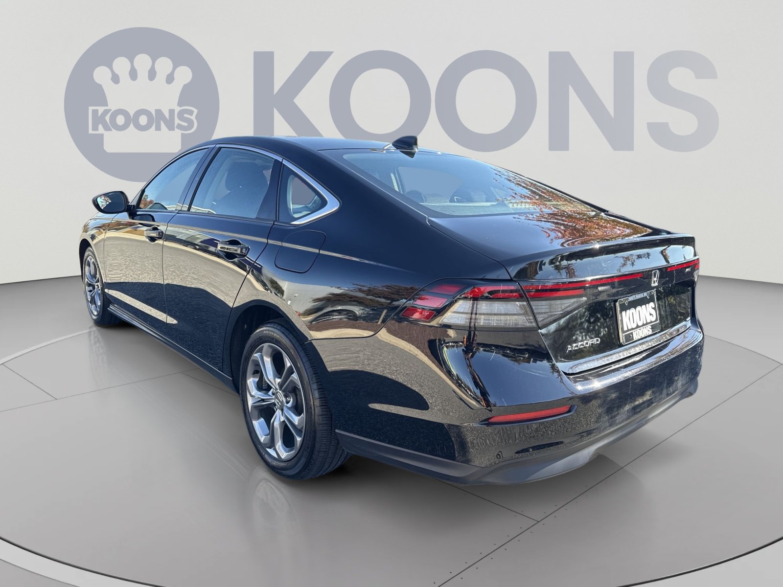 Used 2024 Honda Accord EX image 4