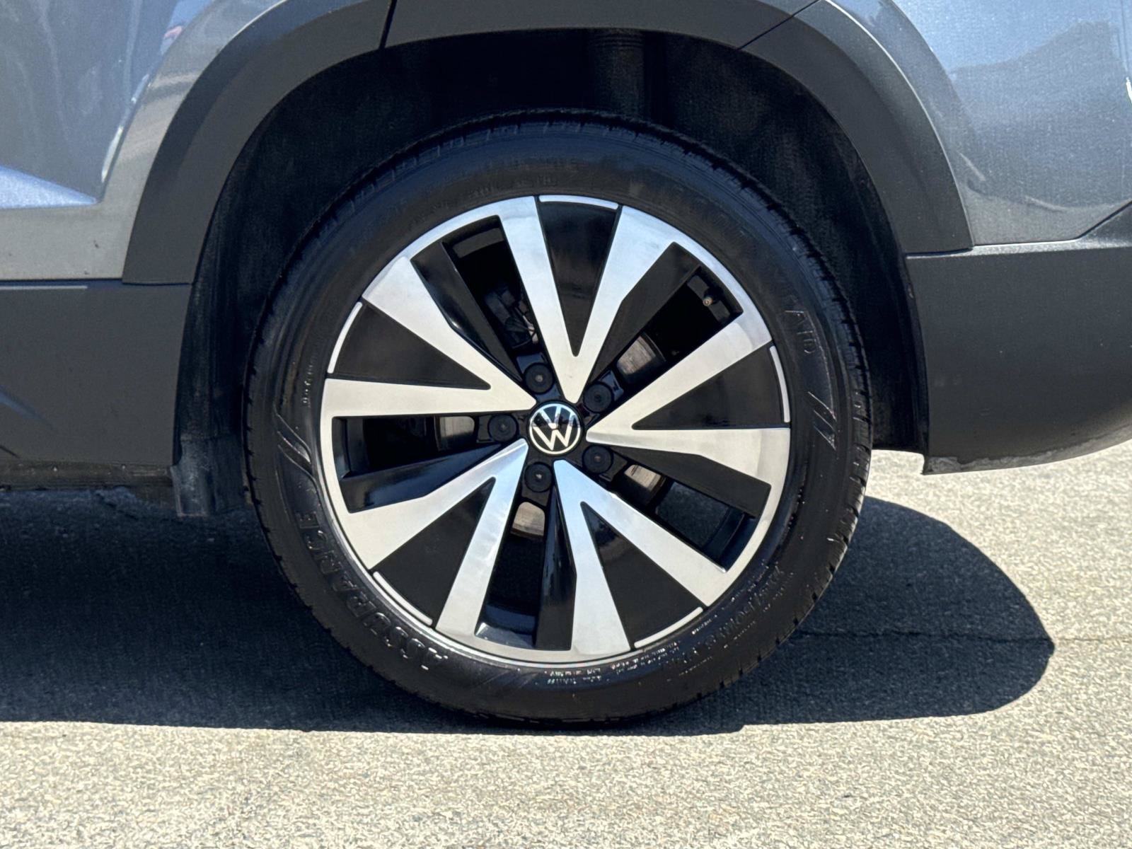 Certified 2023 Volkswagen Taos SE w/ Panoramic Sunroof Package FWD image 32