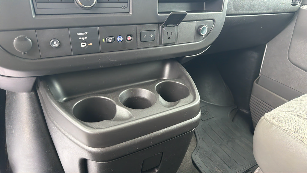 Used 2025 Chevrolet Express 3500 LT w/ LT Preferred Equipment Group RWD image 23