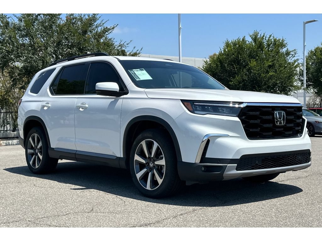 Certified 2025 Honda Pilot Touring image 8