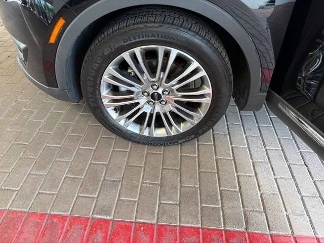 Used 2018 Lincoln MKX Reserve w/ Cargo Utility Package FWD image 10