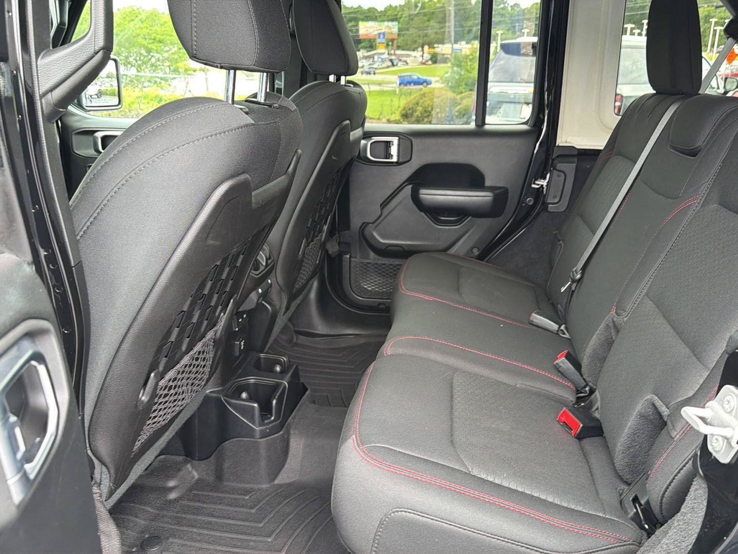 Used 2019 Jeep Wrangler Unlimited Rubicon AWD/4WD image 11