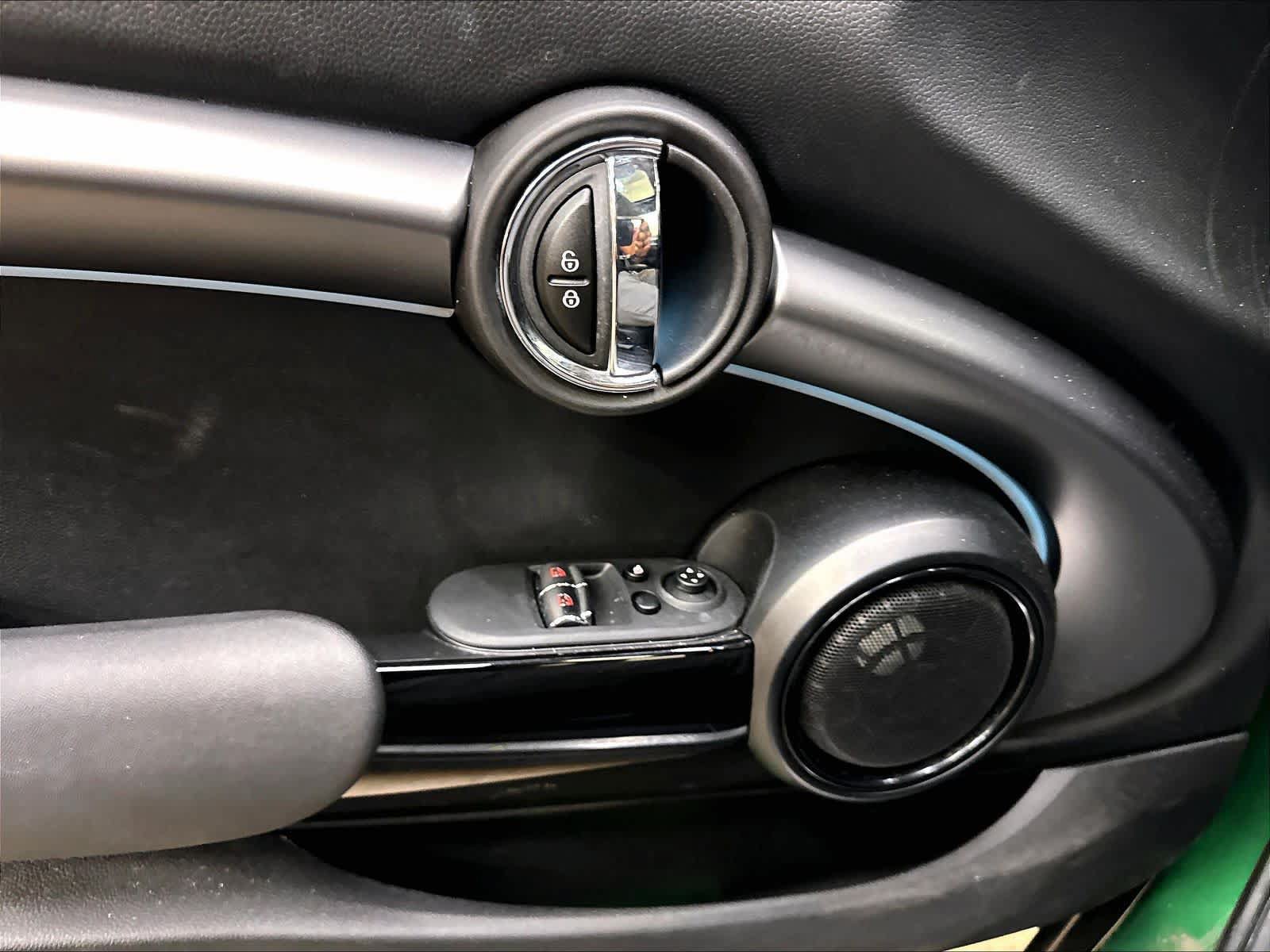 Used 2024 MINI Cooper SE FWD image 35