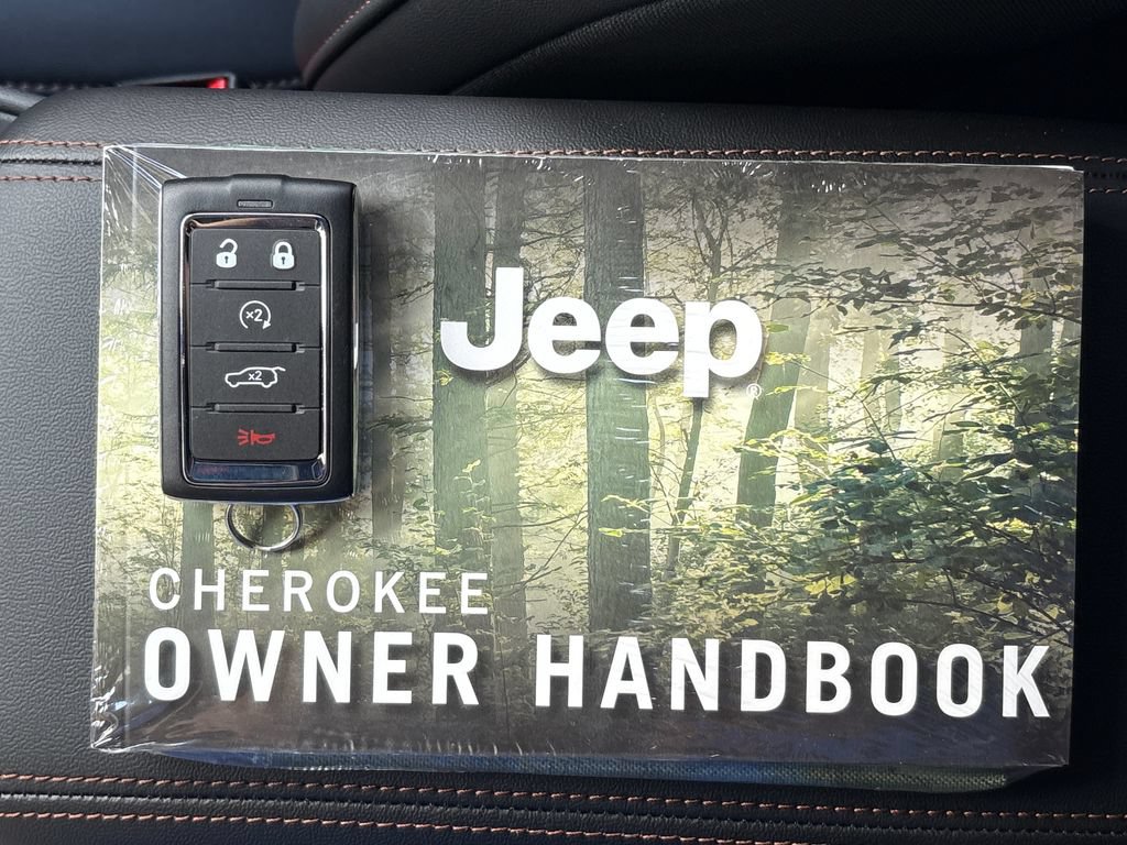 New 2026 Jeep Cherokee Limited AWD/4WD image 24