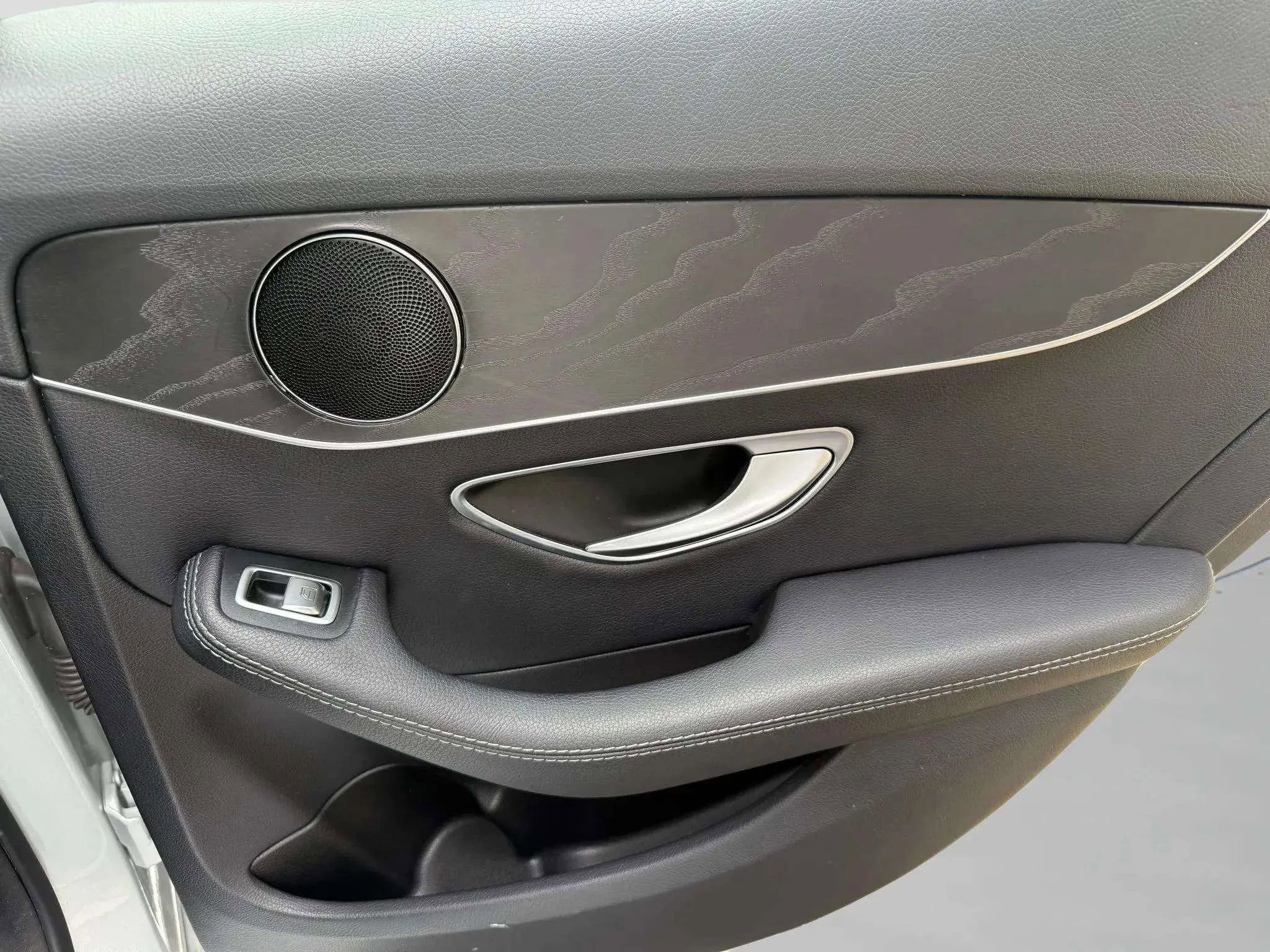 Used 2016 Mercedes-Benz C 300 4MATIC Sedan image 34