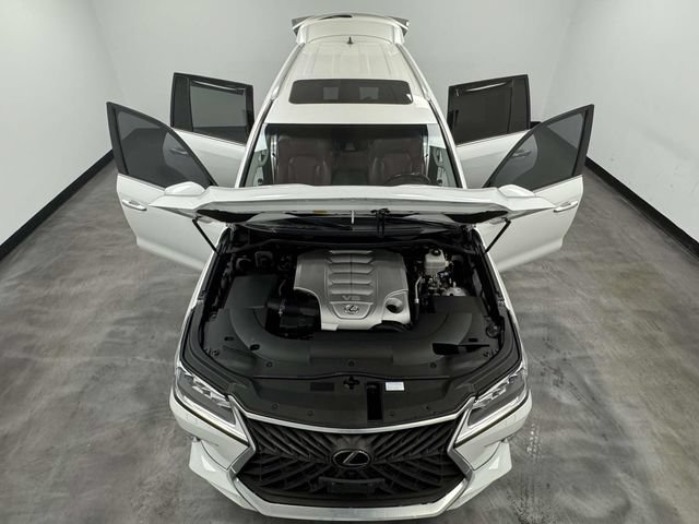 Used 2019 Lexus LX 570 4WD w/ Luxury Package image 13