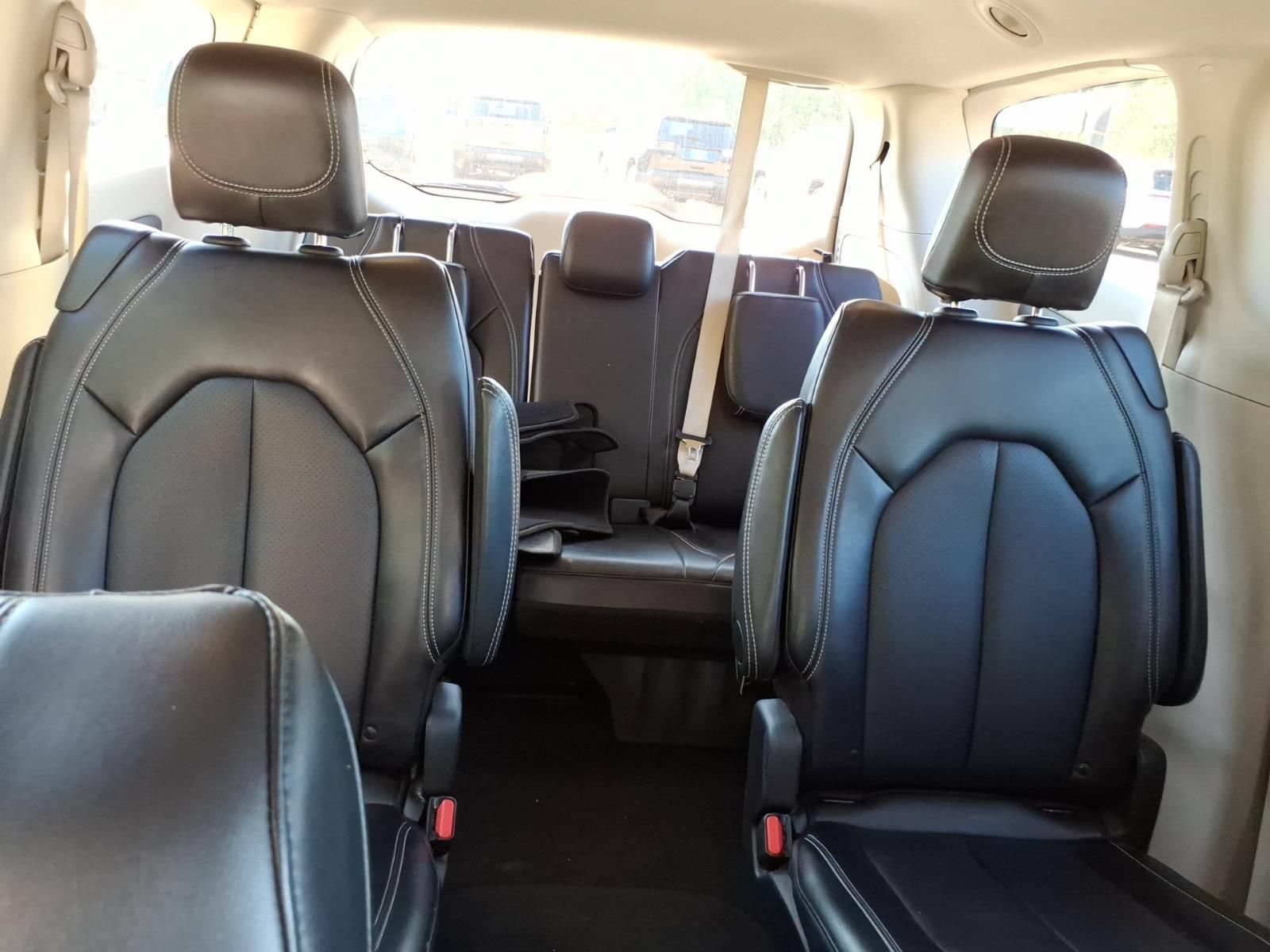Used 2024 Chrysler Pacifica Touring-L FWD image 20