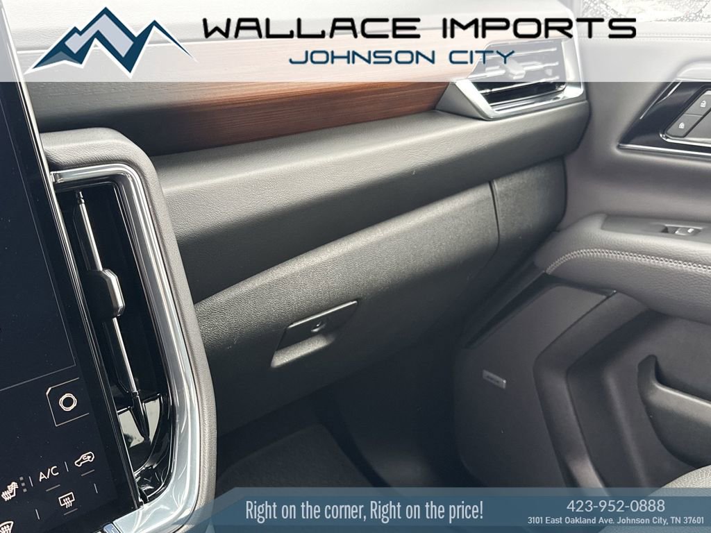 Used 2025 GMC Yukon Denali AWD/4WD image 20
