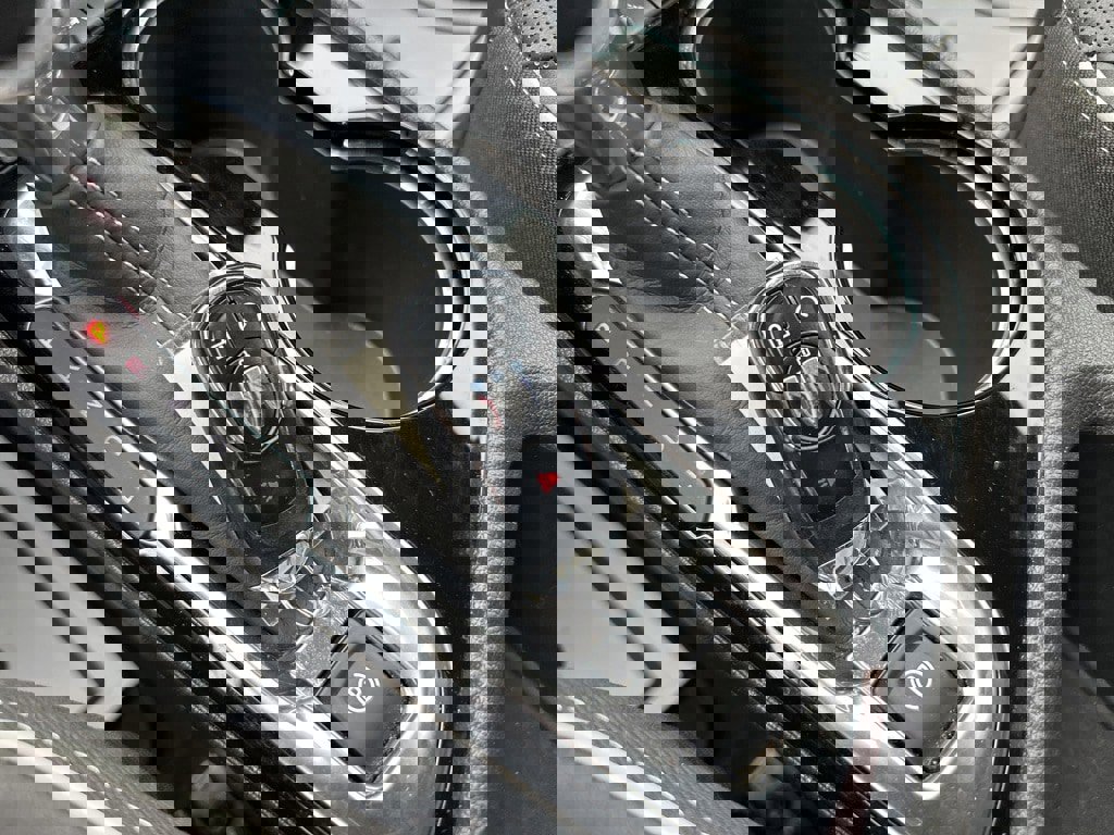 Used 2024 Buick Encore GX Avenir image 18