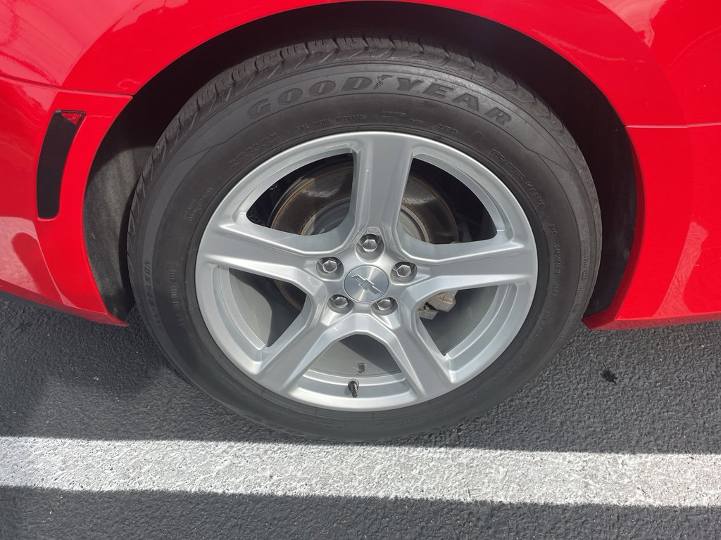 Used 2020 Chevrolet Camaro LT image 21