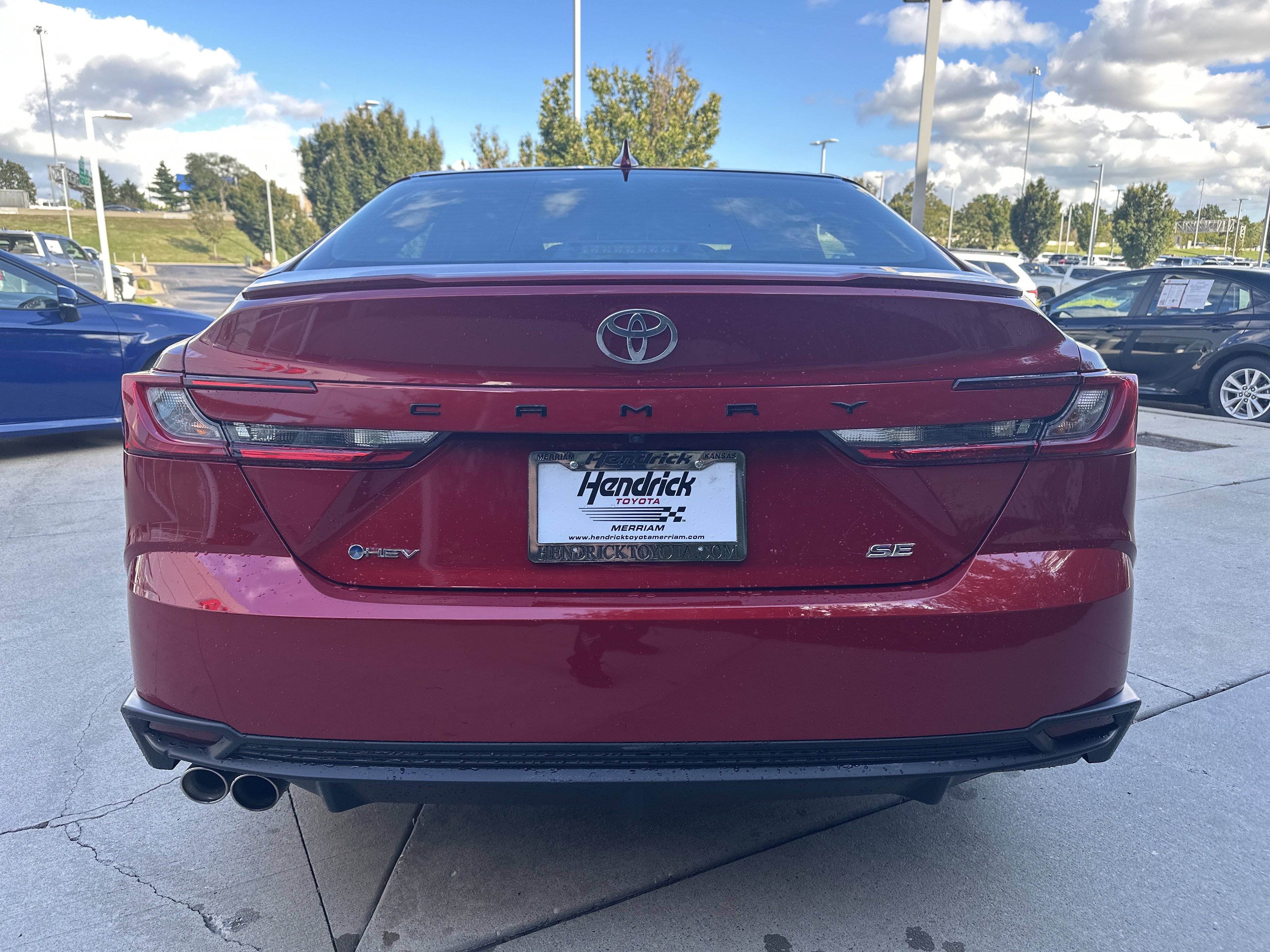 Used 2025 Toyota Camry SE FWD image 8