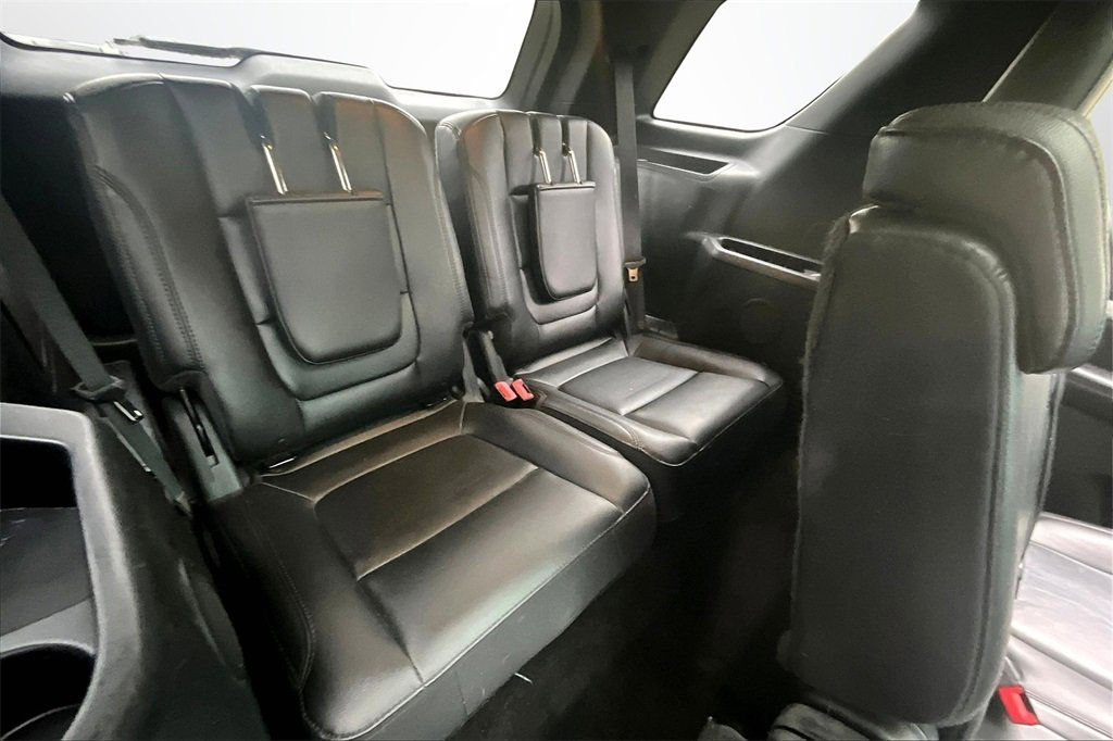 Used 2016 Ford Explorer XLT w/ Equipment Group 202A image 26