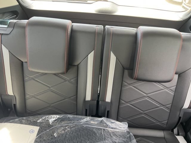 New 2026 Volkswagen Atlas Peak Edition AWD/4WD image 10