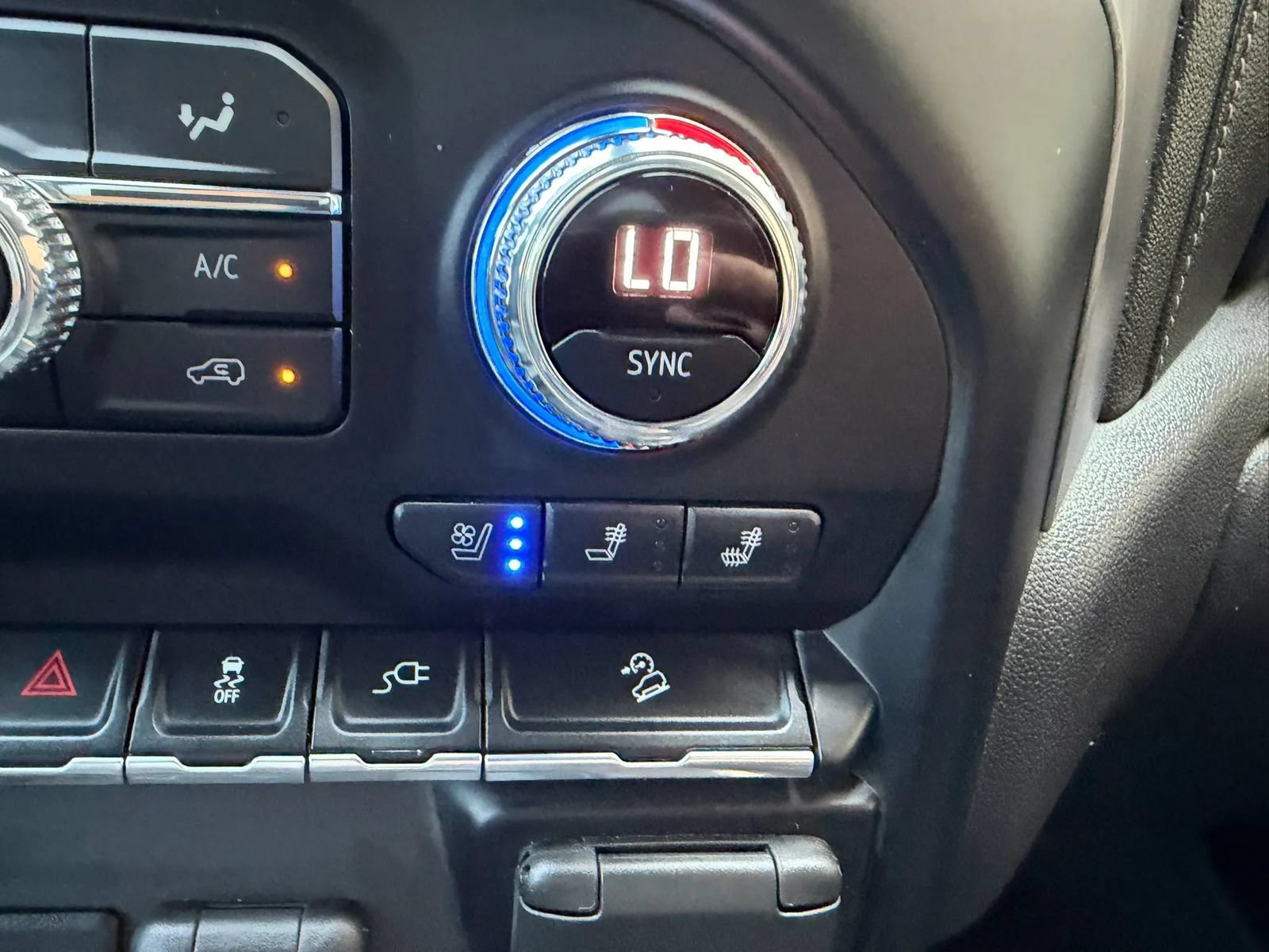 Used 2020 GMC Sierra 1500 Denali w/ Driver Alert Package II AWD/4WD image 30