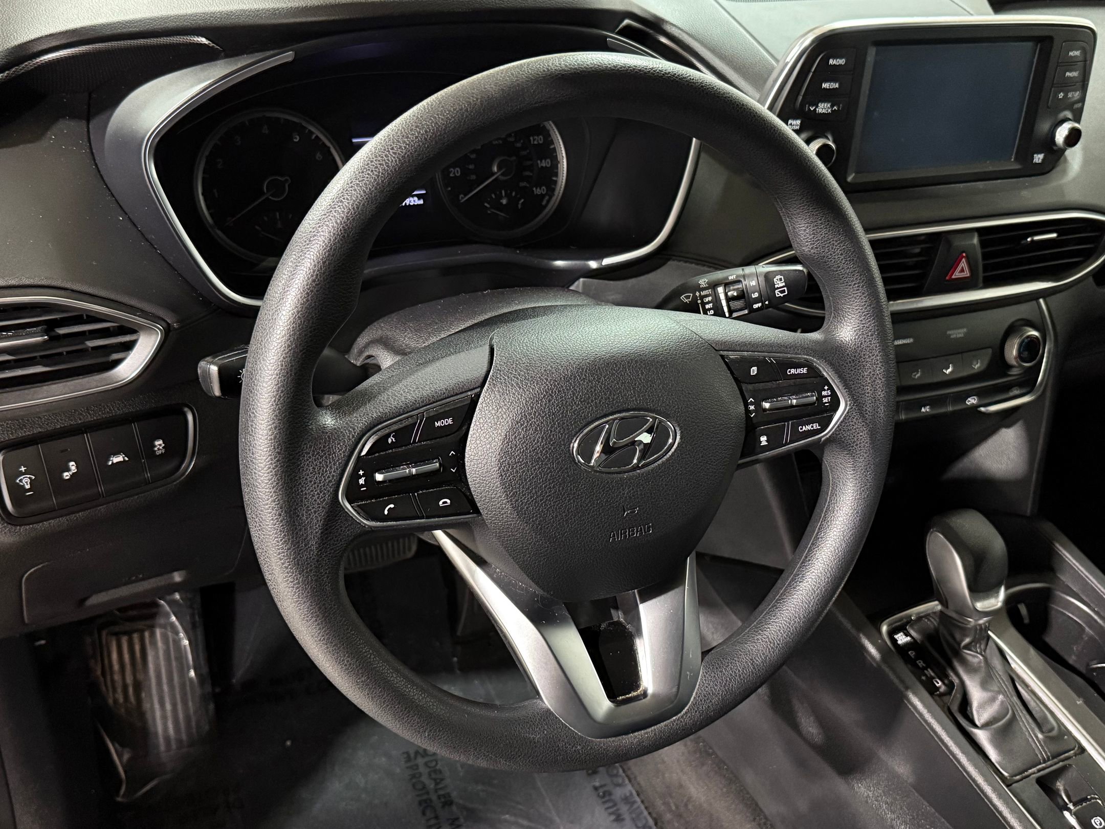 Used 2019 Hyundai Santa Fe SE image 4