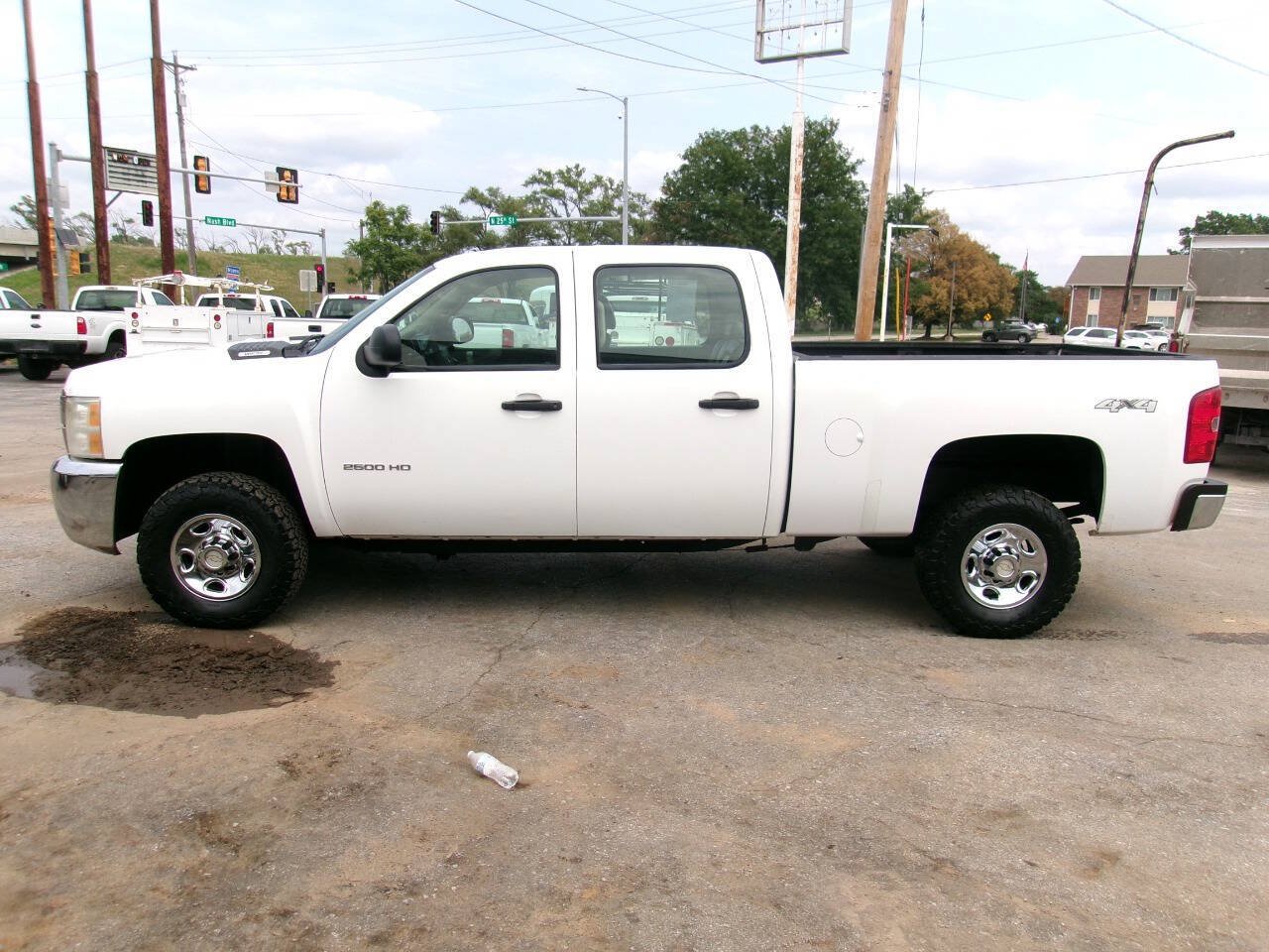 Used 2010 Chevrolet Silverado 2500 W/T AWD/4WD image 1