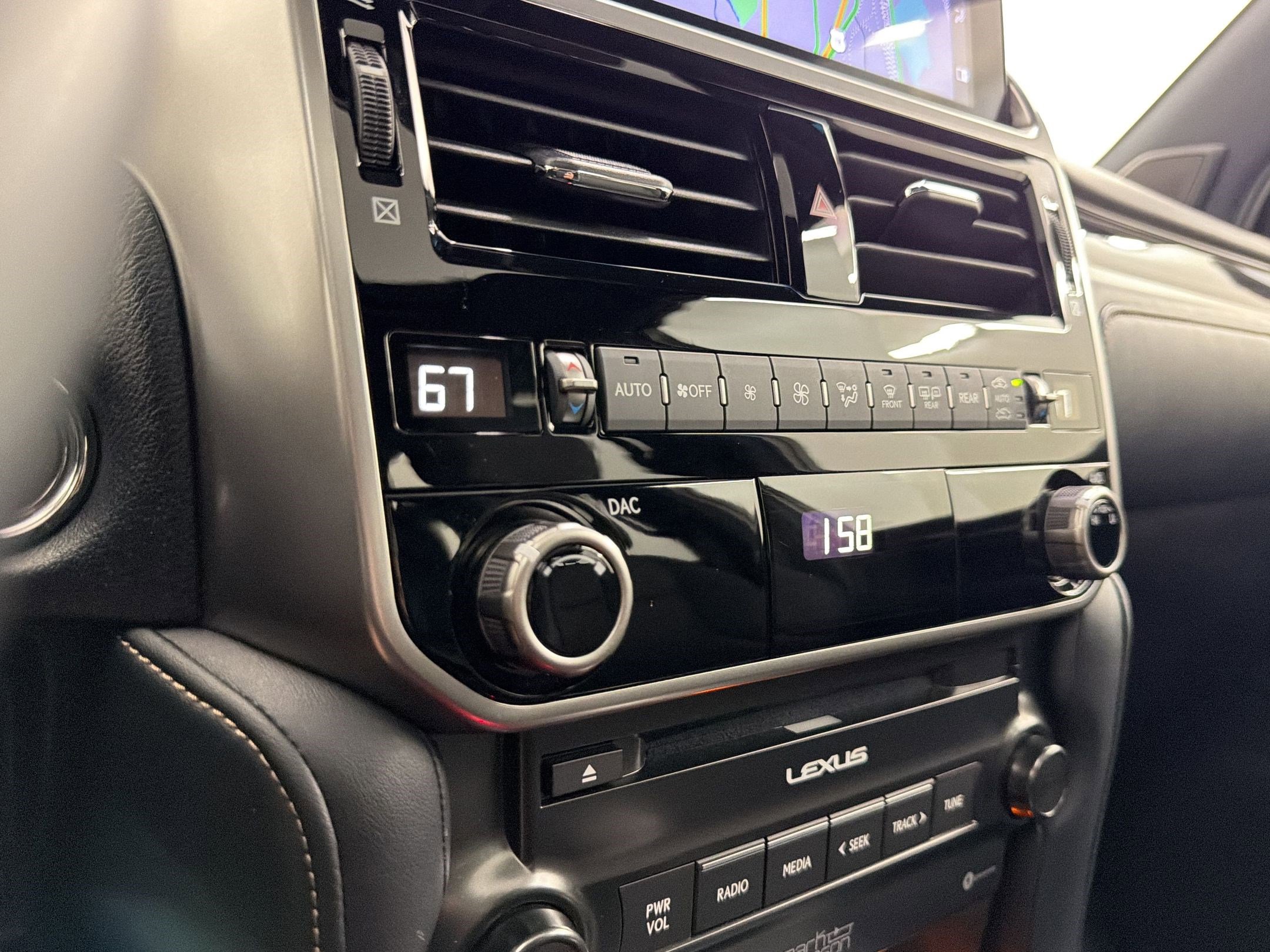 Certified 2023 Lexus GX 460 Premium w/ Accessory Package AWD/4WD image 31
