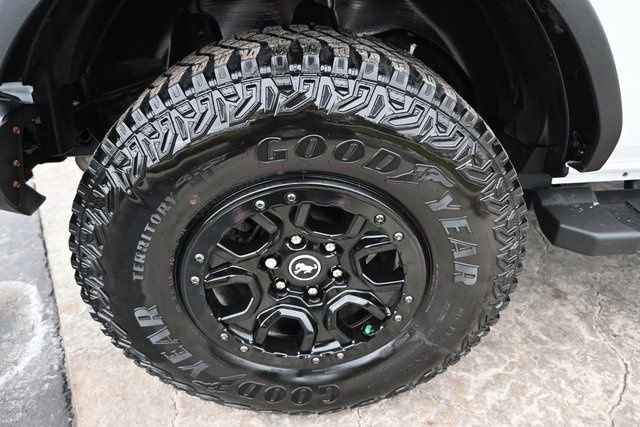 Used 2023 Ford Bronco Wildtrak image 12