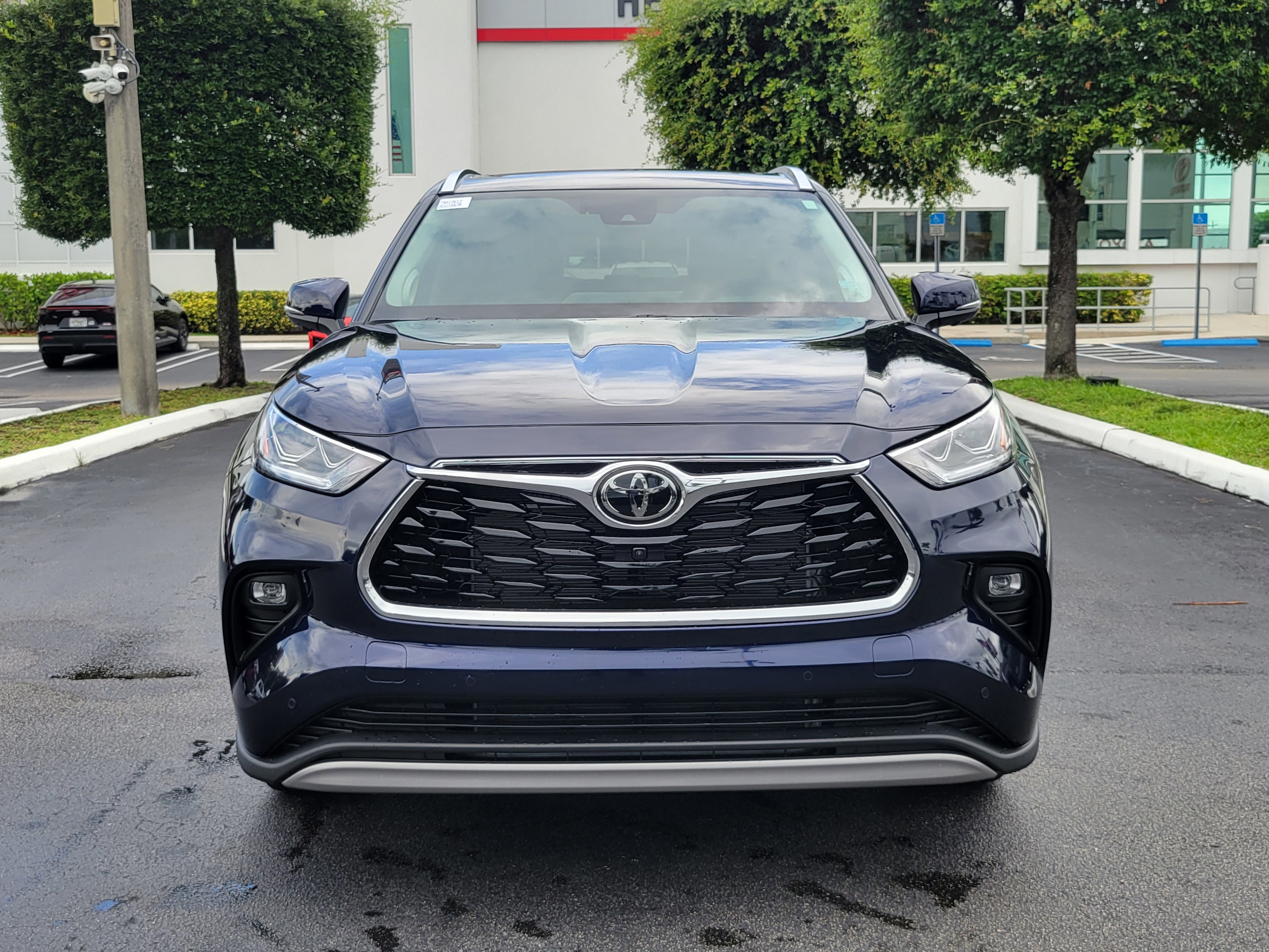 New 2026 Toyota Highlander Platinum AWD/4WD image 4