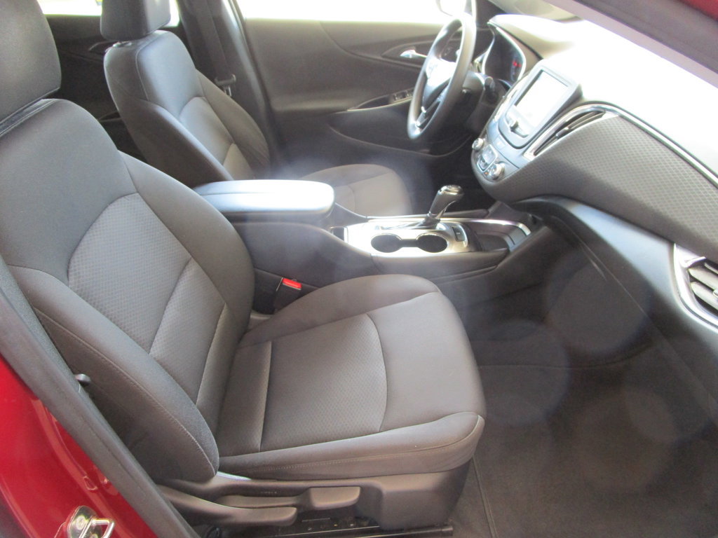 Used 2018 Chevrolet Malibu LT FWD image 25