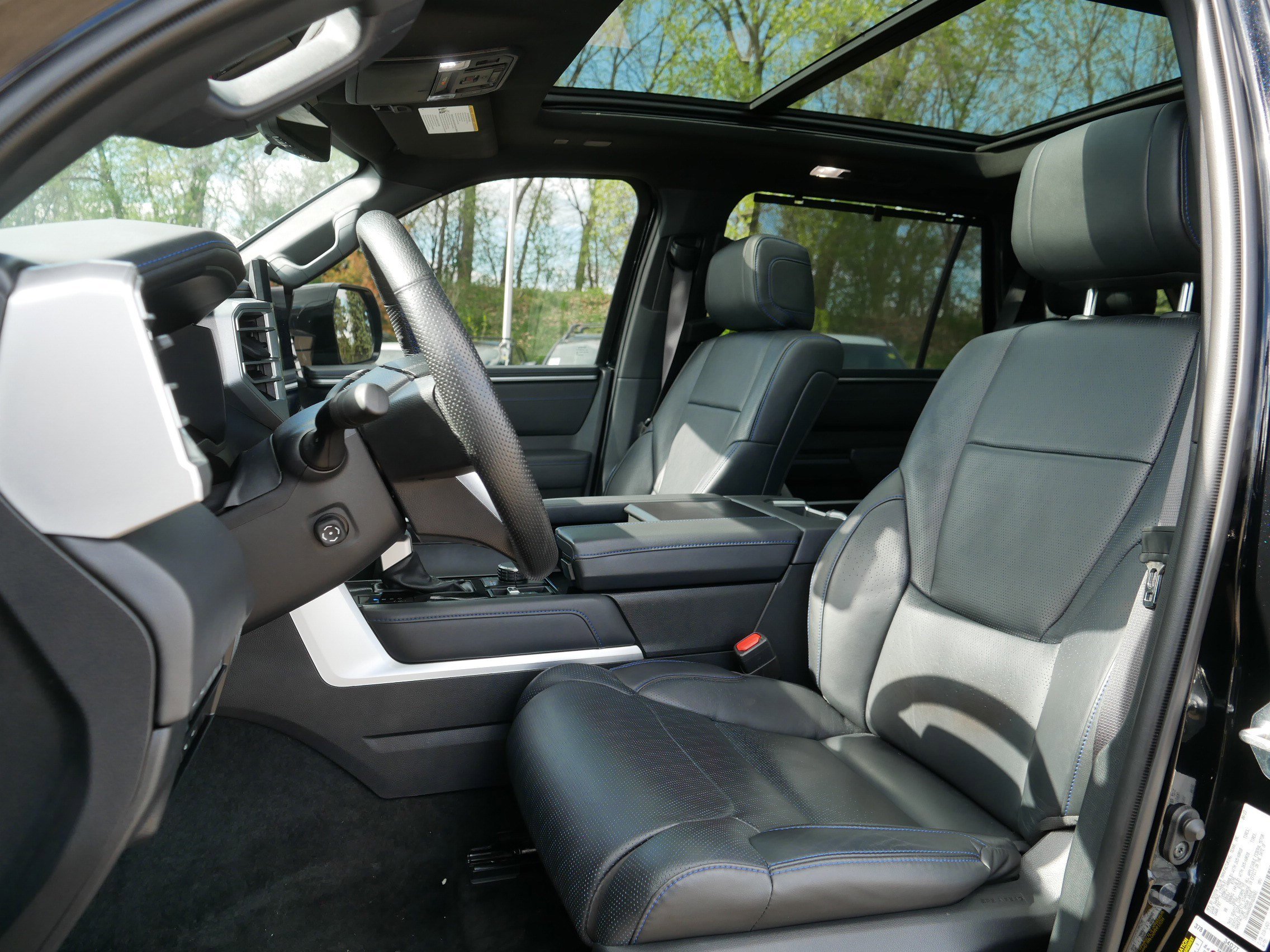 Used 2024 Toyota Sequoia Platinum AWD/4WD image 35