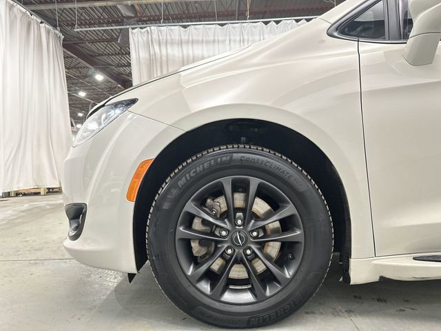 Used 2020 Chrysler Pacifica Touring-L image 23
