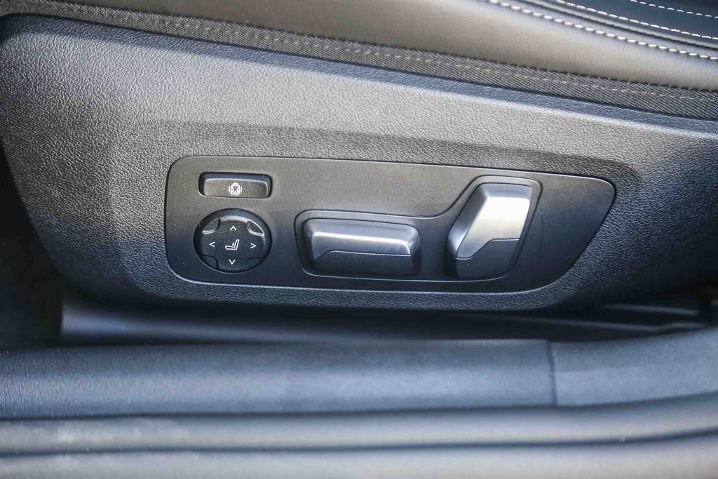 Used 2026 BMW 840i RWD image 19