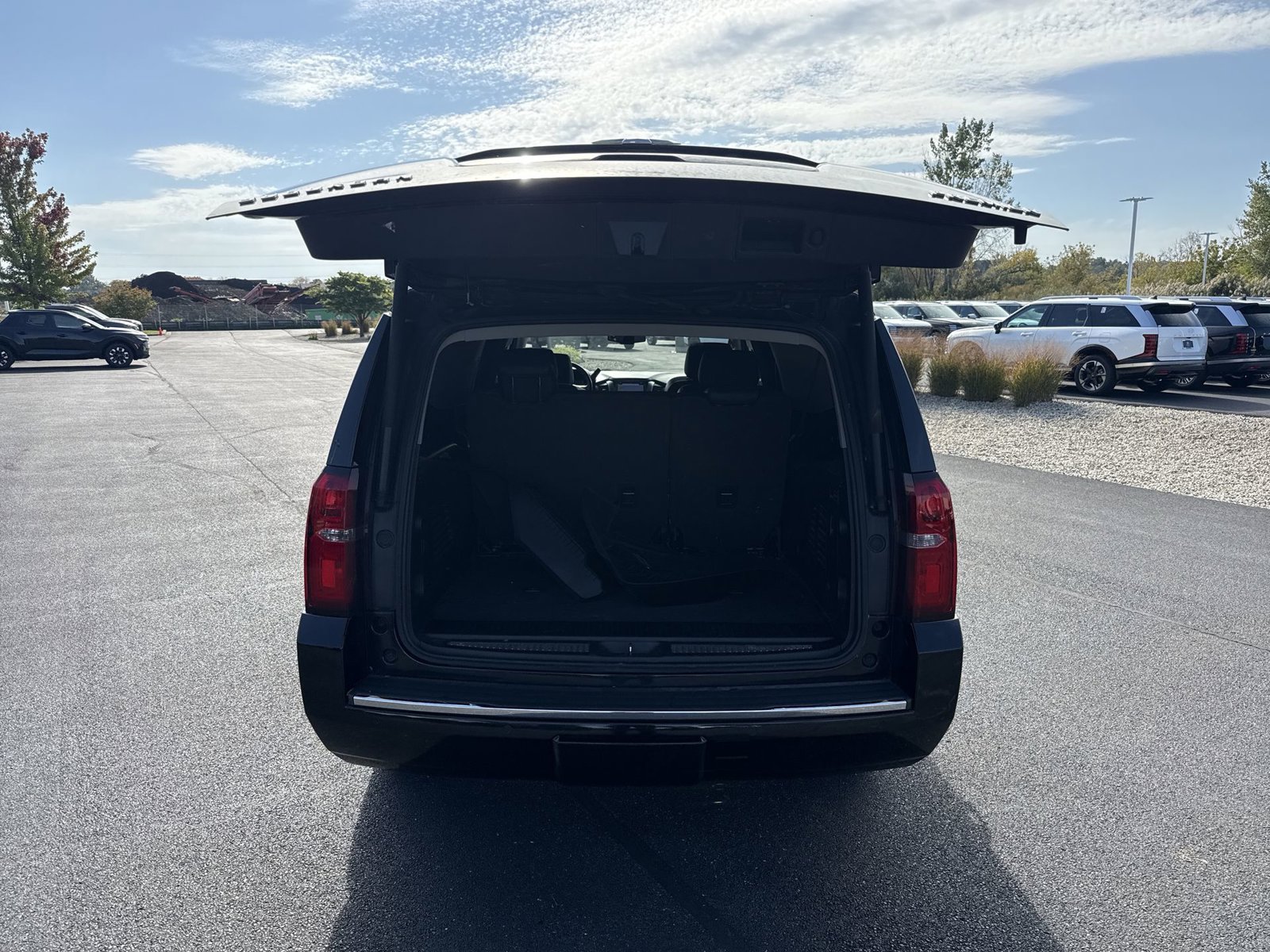 Used 2019 Chevrolet Suburban Premier AWD/4WD image 26