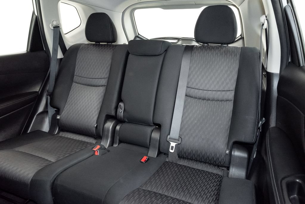 Used 2020 Nissan Rogue S FWD image 17