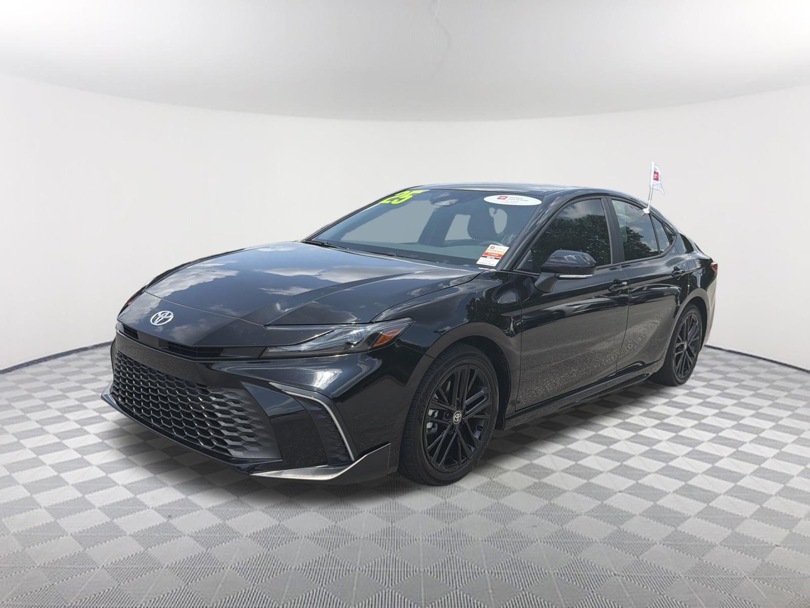 Certified 2025 Toyota Camry SE w/ Convenience Package FWD image 3