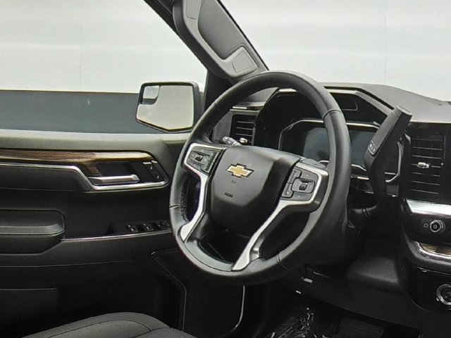 Used 2024 Chevrolet Silverado 1500 LT AWD/4WD image 23