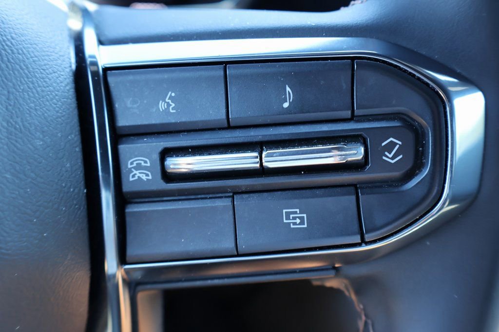 Used 2024 GMC Canyon AT4 image 13