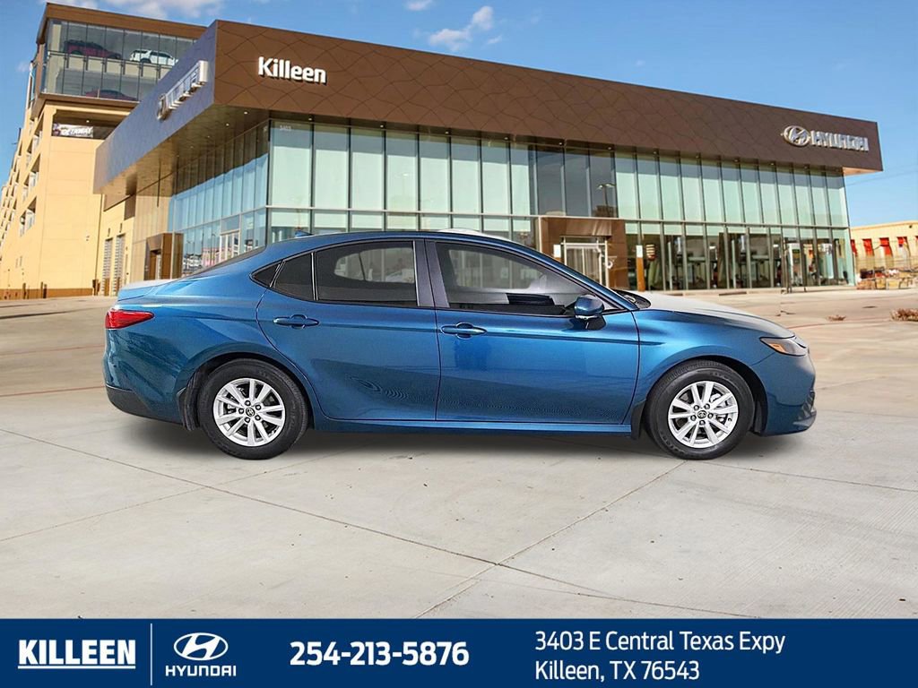 Used 2025 Toyota Camry LE FWD image 9