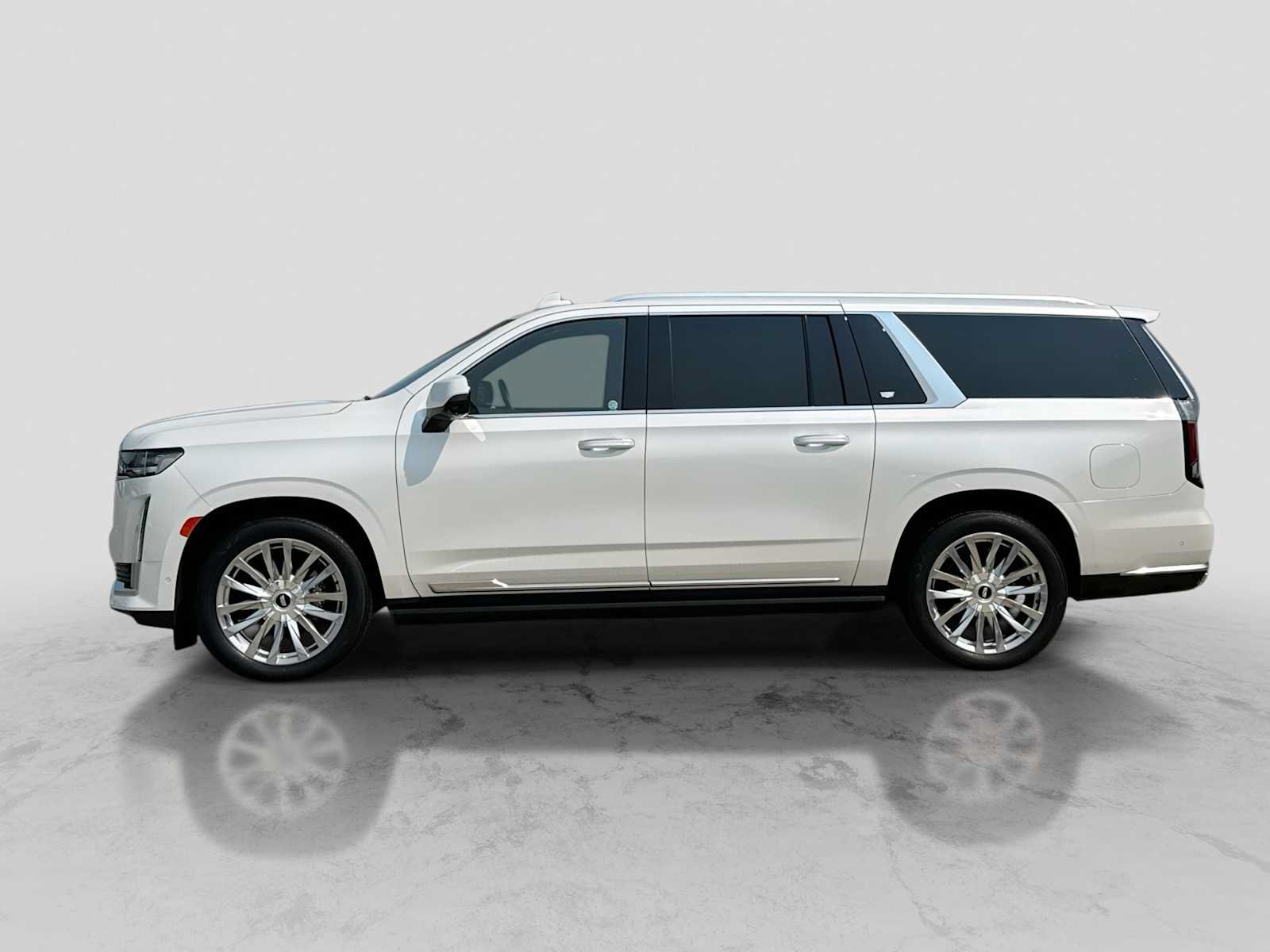 Used 2022 Cadillac Escalade ESV Premium Luxury w/ Performance Package AWD/4WD image 3